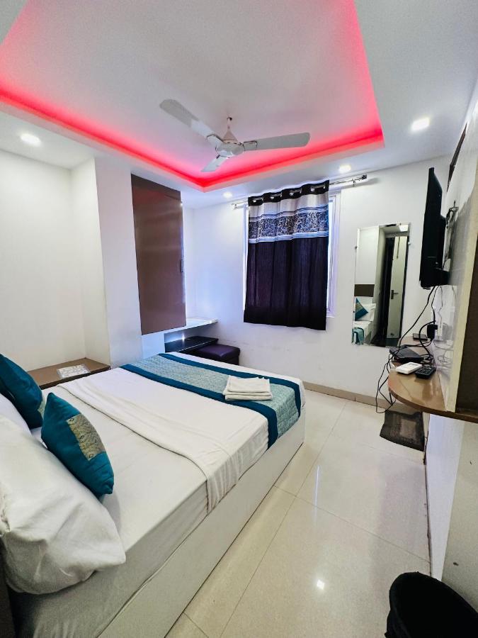 Palm Majestic At Airport New Delhi Exterior photo
