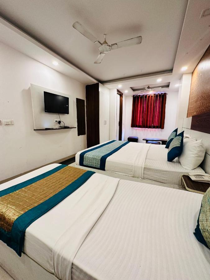 Palm Majestic At Airport New Delhi Exterior photo