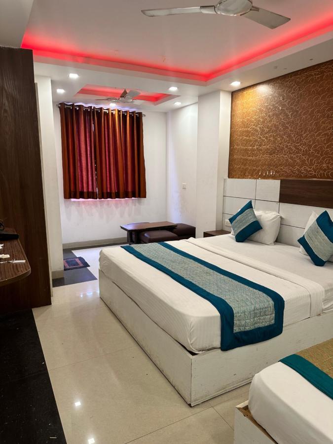 Palm Majestic At Airport New Delhi Exterior photo