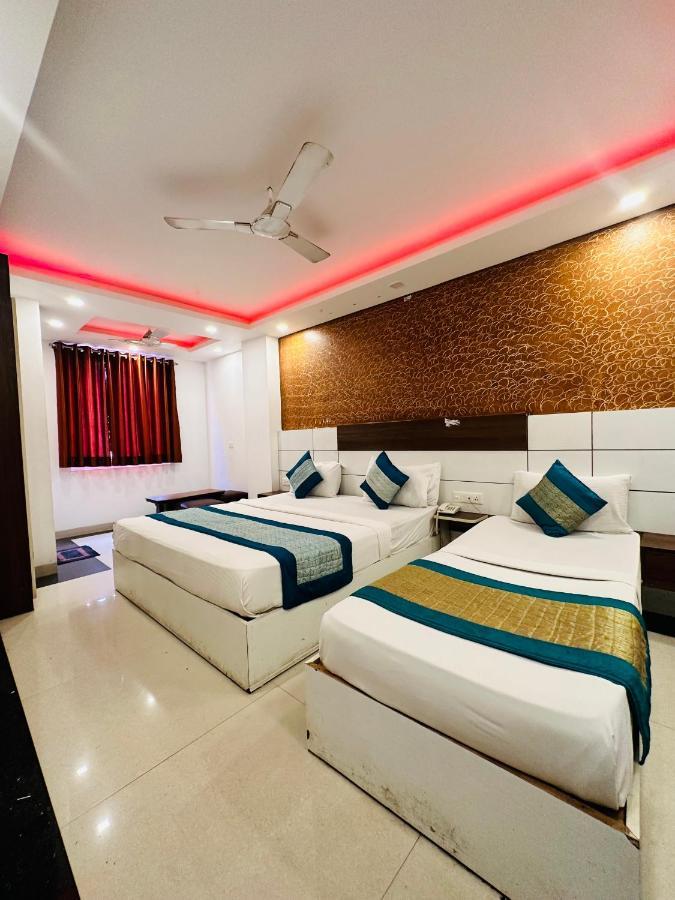 Palm Majestic At Airport New Delhi Exterior photo